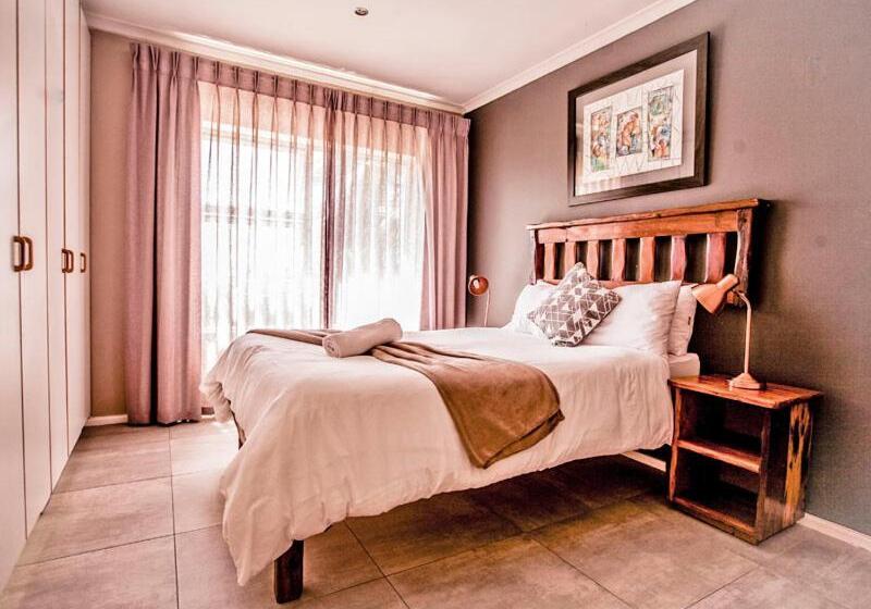 Majatalo The Russel Guest House