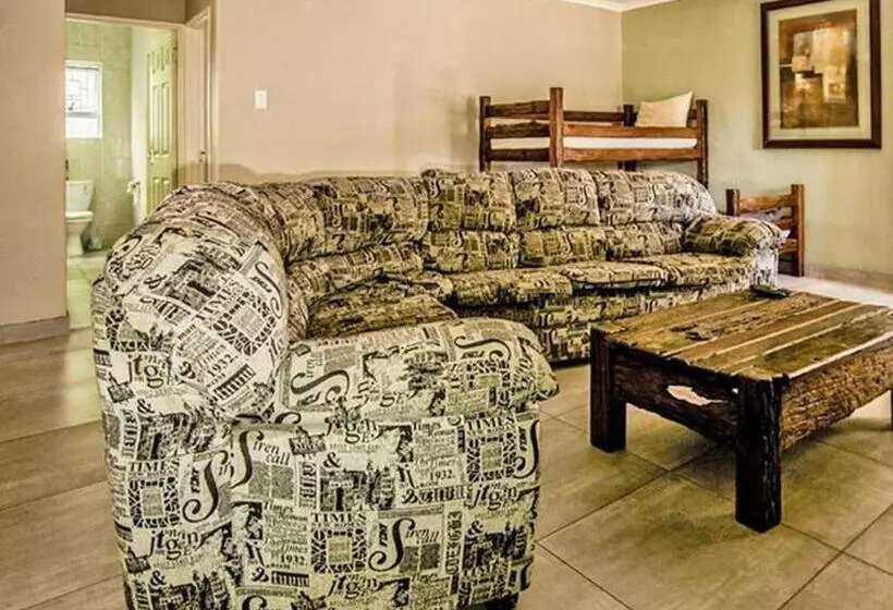 پانسیون The Russel Guest House