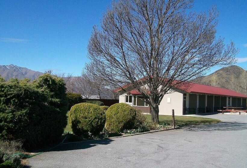 Sierra Motel And Apartments