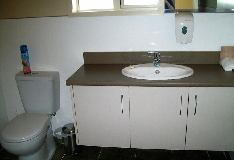 Sierra Motel And Apartments