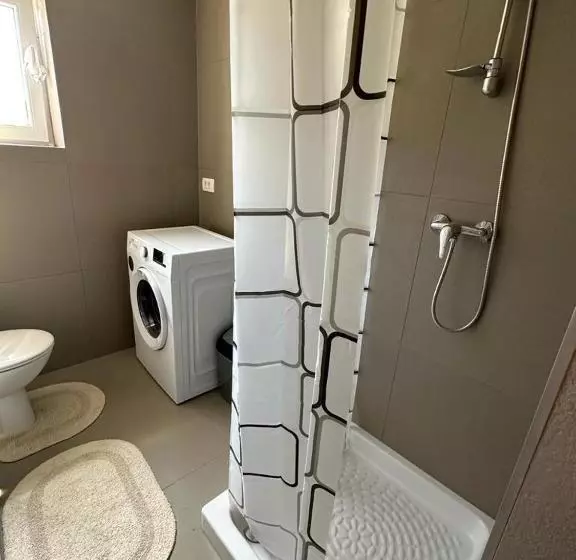 Hostel On The Road Trip