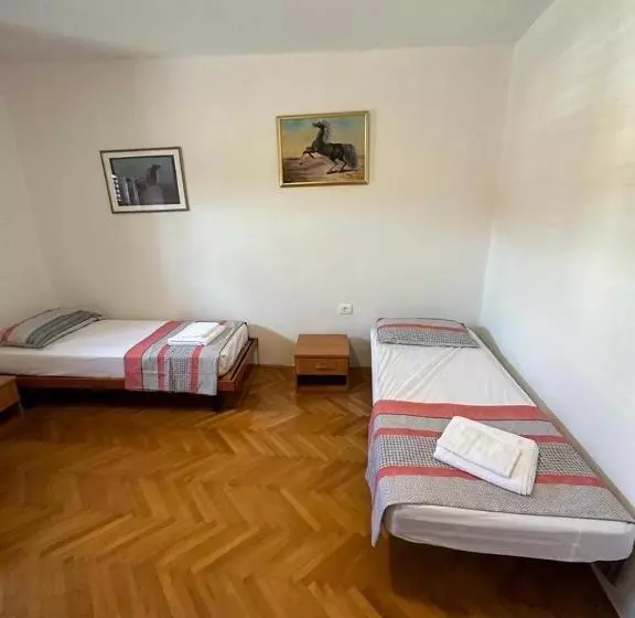 Hostel On The Road Trip