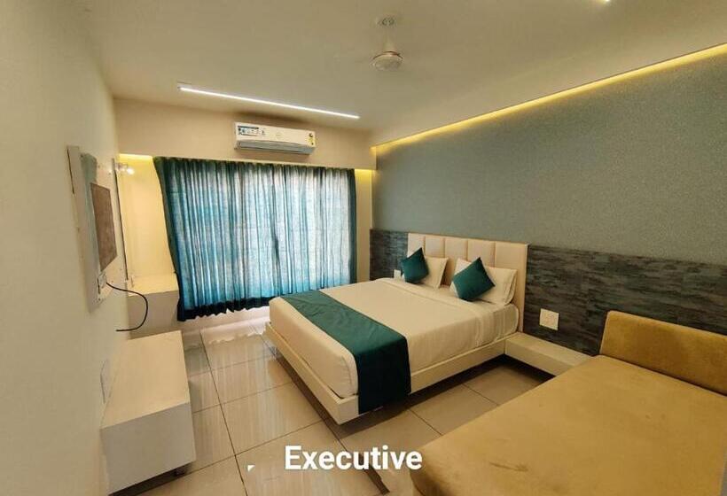 هتل Dwarkesh Dwarka