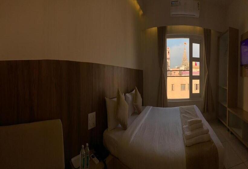 هتل Dwarkesh Dwarka