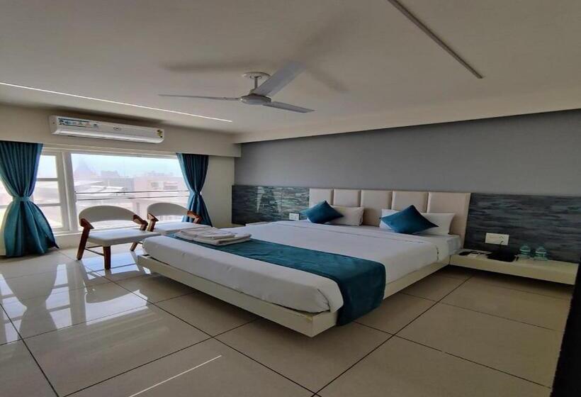 هتل Dwarkesh Dwarka