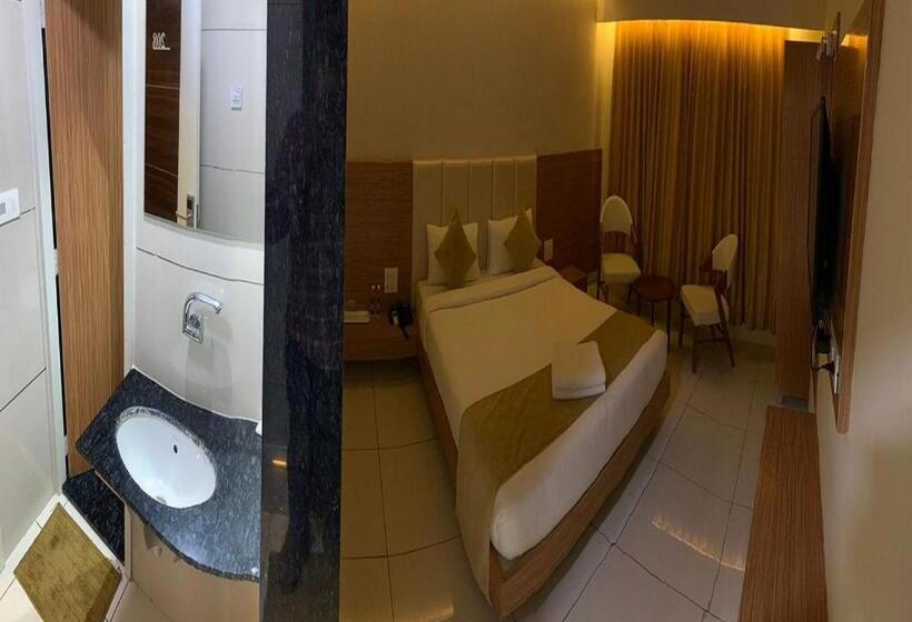 هتل Dwarkesh Dwarka