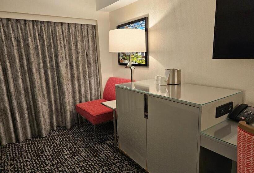 Attractive Modern Unit By Flamingo Strip Las Vegas