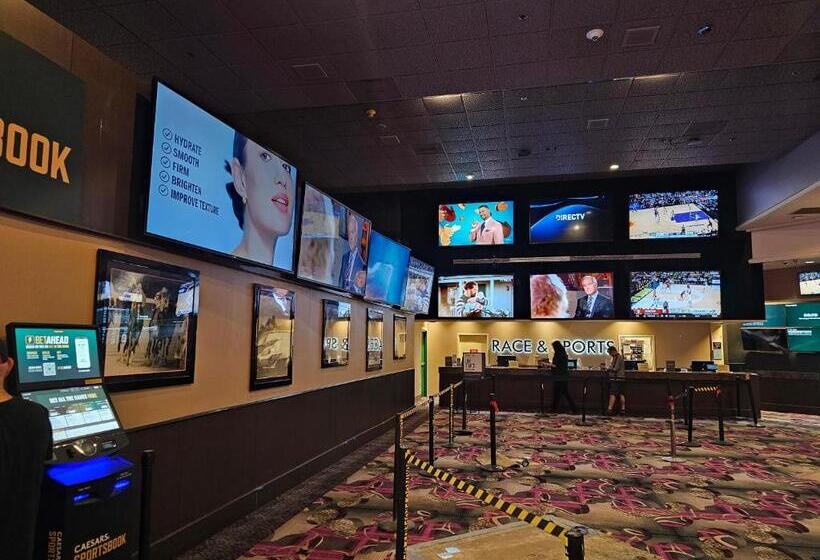 Attractive Modern Unit By Flamingo Strip Las Vegas