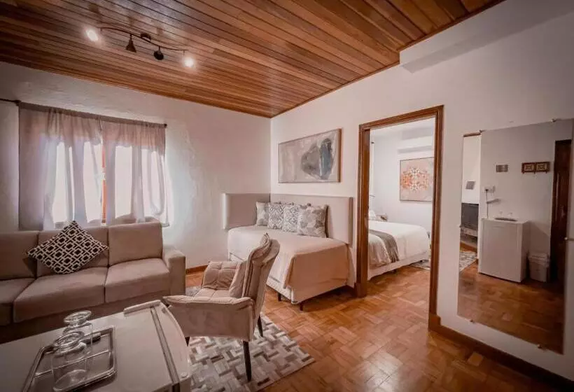 Retkeilymaja La Bella Monte Verde