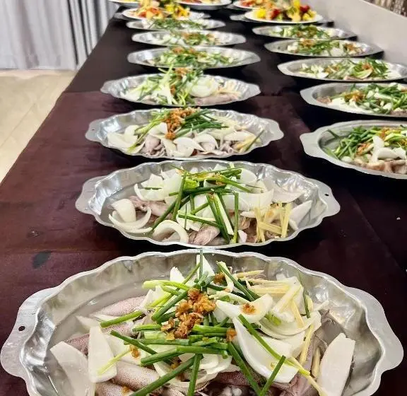 هتل Hương Toàn 2