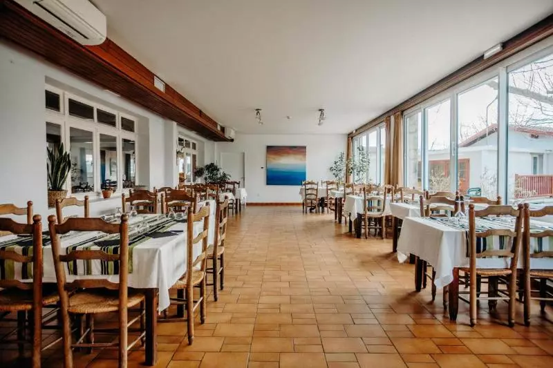 Hotelli Logis Hôtel Restaurant Espelletenia