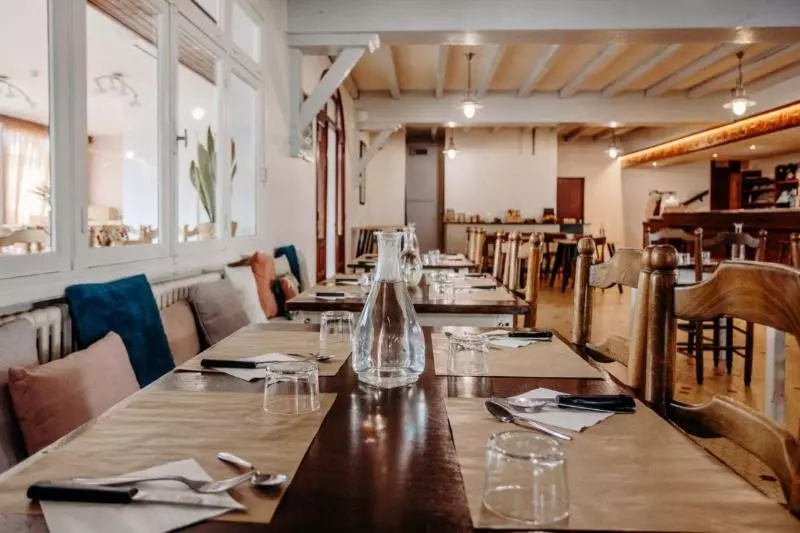 Hotelli Logis Hôtel Restaurant Espelletenia