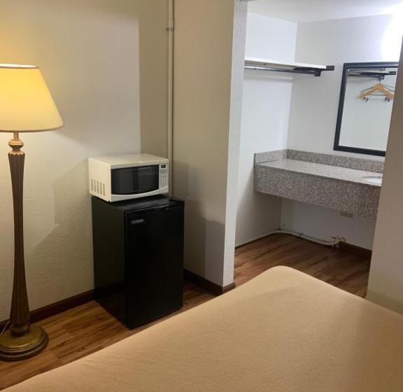 مُتل Relax Inn & Suites