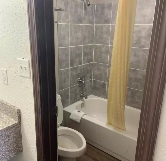 Motelli Relax Inn & Suites