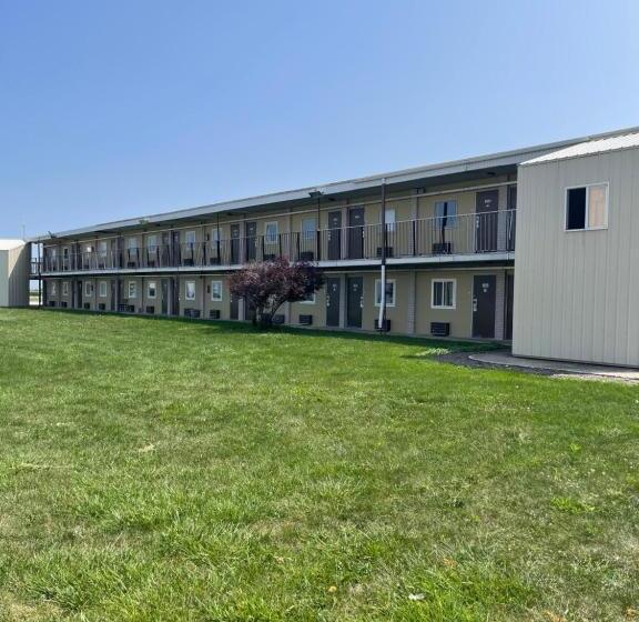 مُتل Relax Inn & Suites