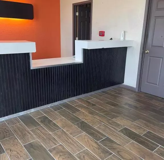 Motelli Relax Inn & Suites