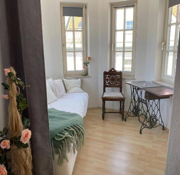 Pansiyon Room In Apartment Schlummern Wie Dornroschenrapunzel Im Schlosschen