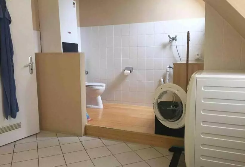 ペンション Room In Apartment Schlummern Wie Dornroschenrapunzel Im Schlosschen