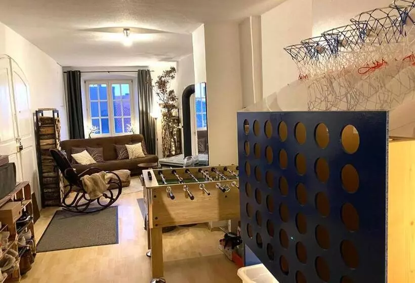 ペンション Room In Apartment Schlummern Wie Dornroschenrapunzel Im Schlosschen