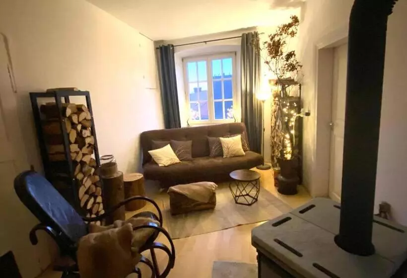 ペンション Room In Apartment Schlummern Wie Dornroschenrapunzel Im Schlosschen