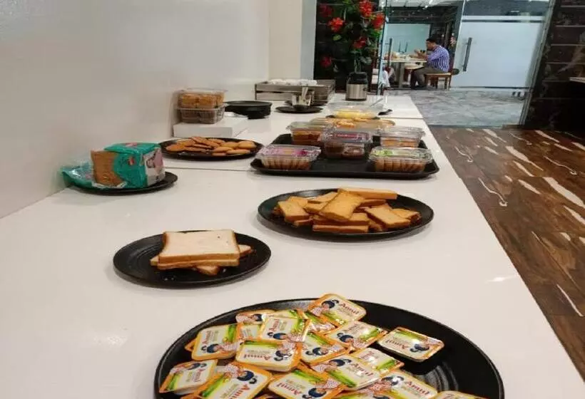 The Sky Land Hotel & Restaurant