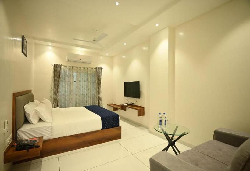 The Sky Land Hotel & Restaurant