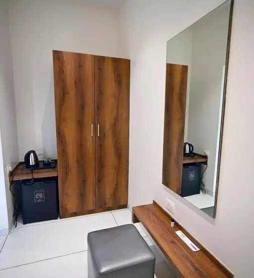 The Sky Land Hotel & Restaurant