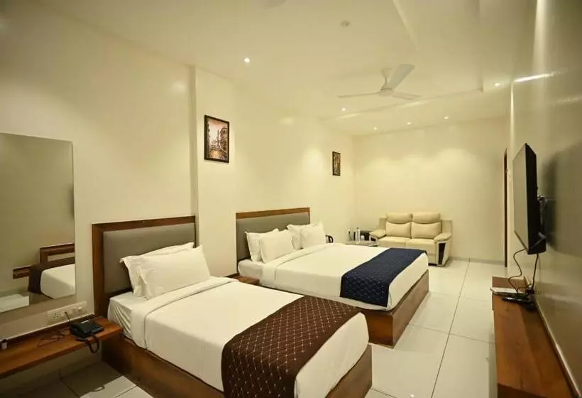 The Sky Land Hotel & Restaurant