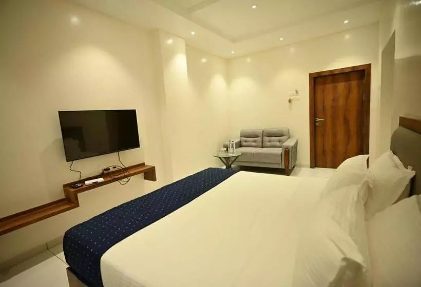 The Sky Land Hotel & Restaurant