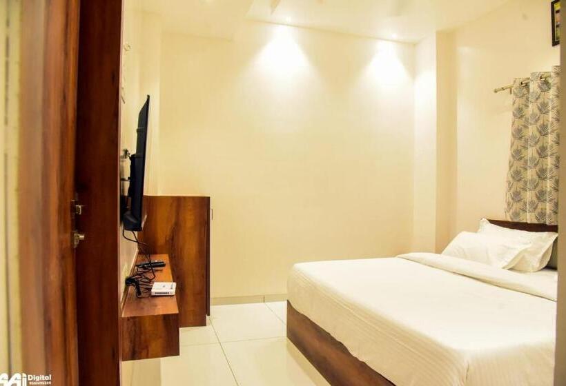 The Sky Land Hotel & Restaurant