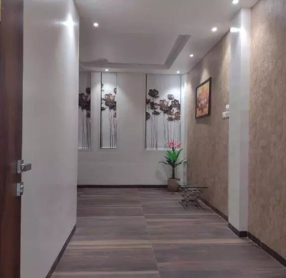 The Sky Land Hotel & Restaurant