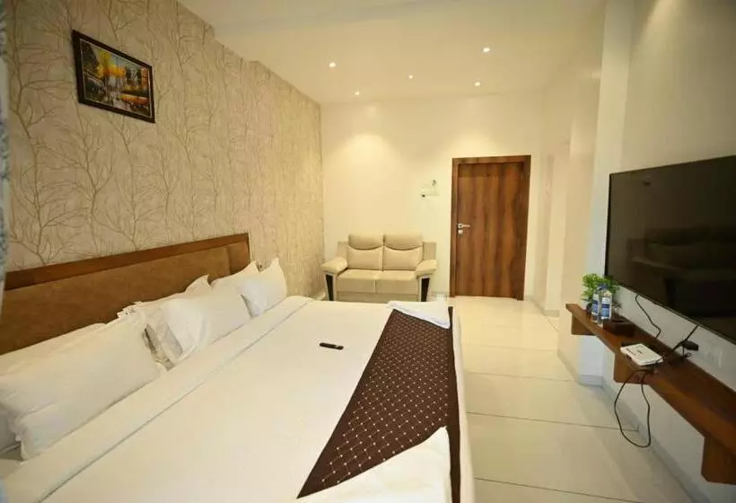 The Sky Land Hotel & Restaurant