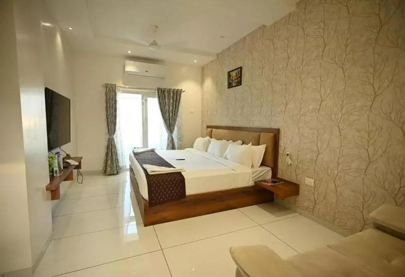 The Sky Land Hotel & Restaurant