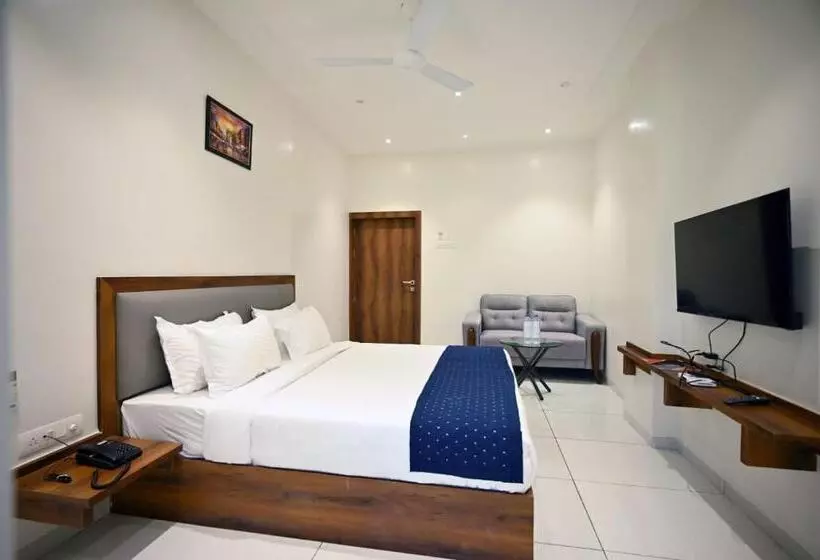 The Sky Land Hotel & Restaurant