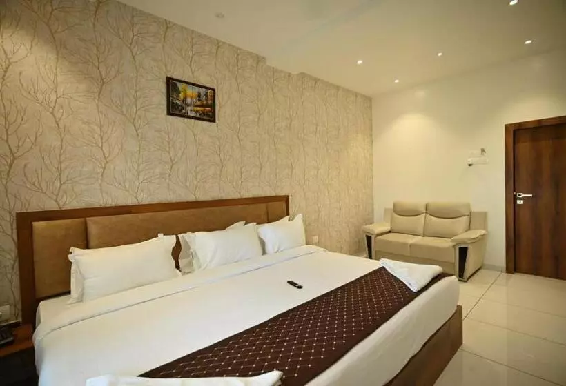 The Sky Land Hotel & Restaurant