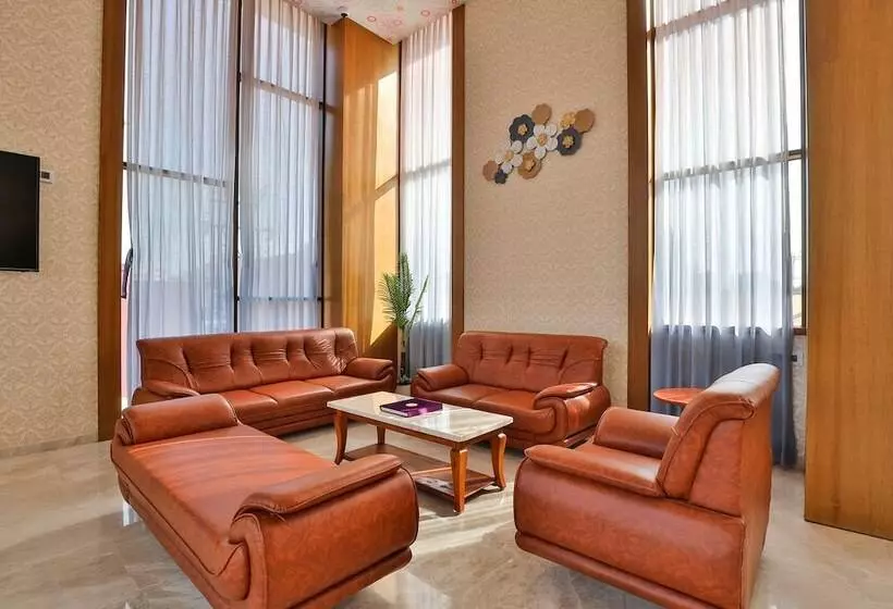 Fabhotel Prime Empyrean