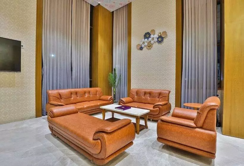 Fabhotel Prime Empyrean