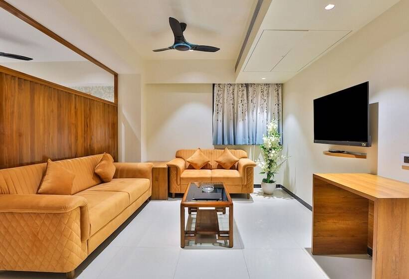 Fabhotel Prime Empyrean