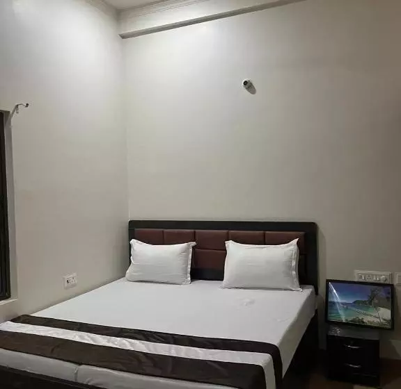 ホテル Treebo Om Shree Banaras