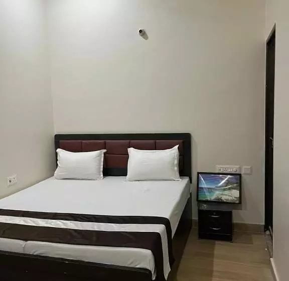 ホテル Treebo Om Shree Banaras