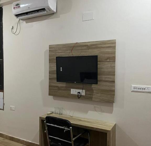 Отель Treebo Om Shree Banaras