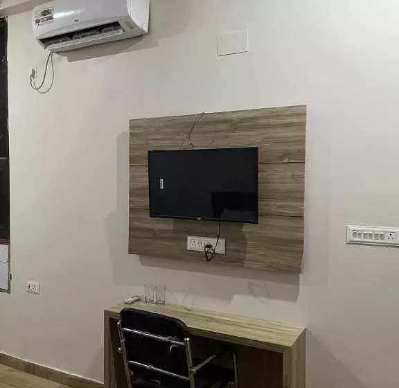 ホテル Treebo Om Shree Banaras
