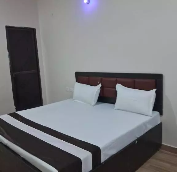 ホテル Treebo Om Shree Banaras