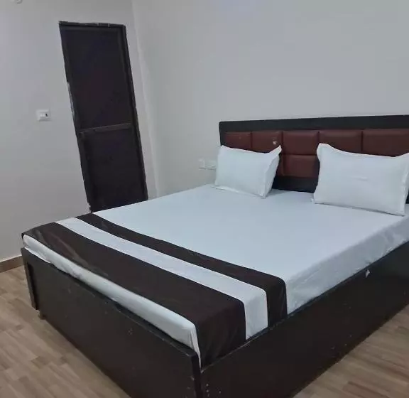 ホテル Treebo Om Shree Banaras
