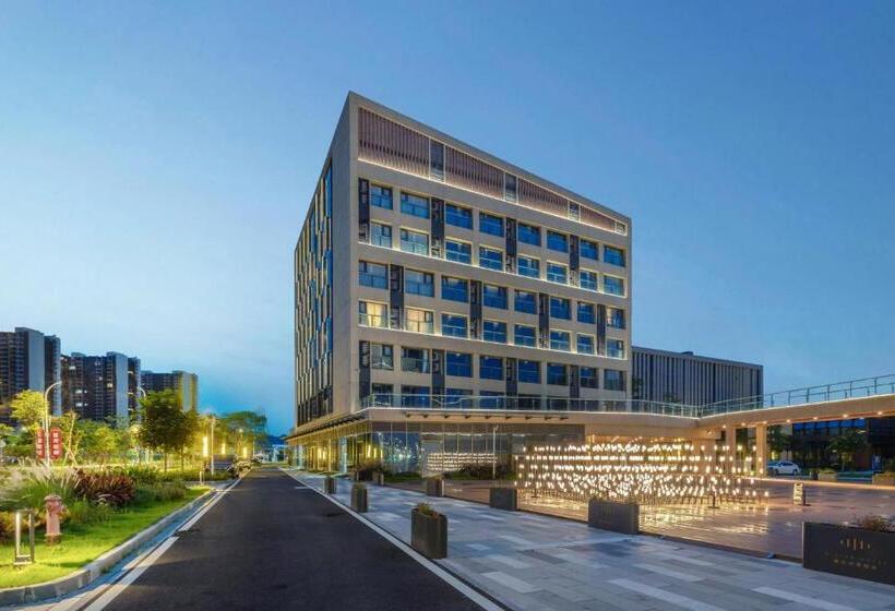 ホテル Huawen Four Season