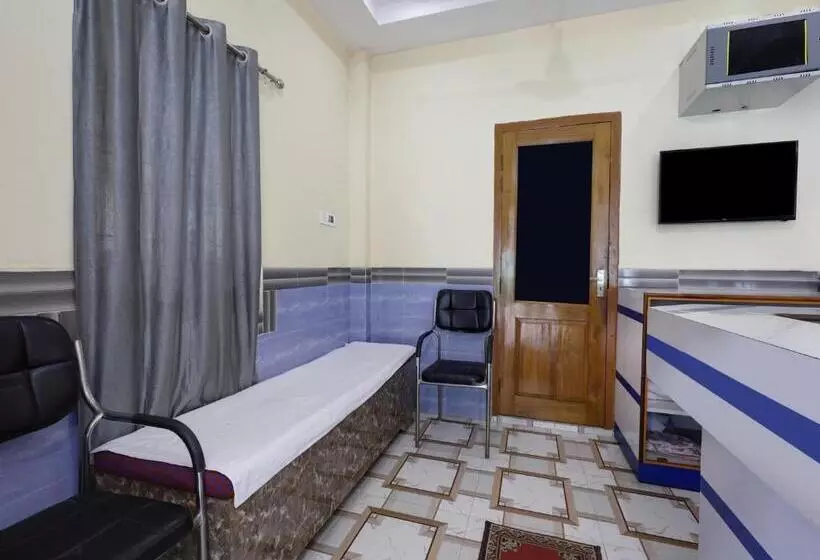 Hotelli Spot On 81234 Gb Guest House