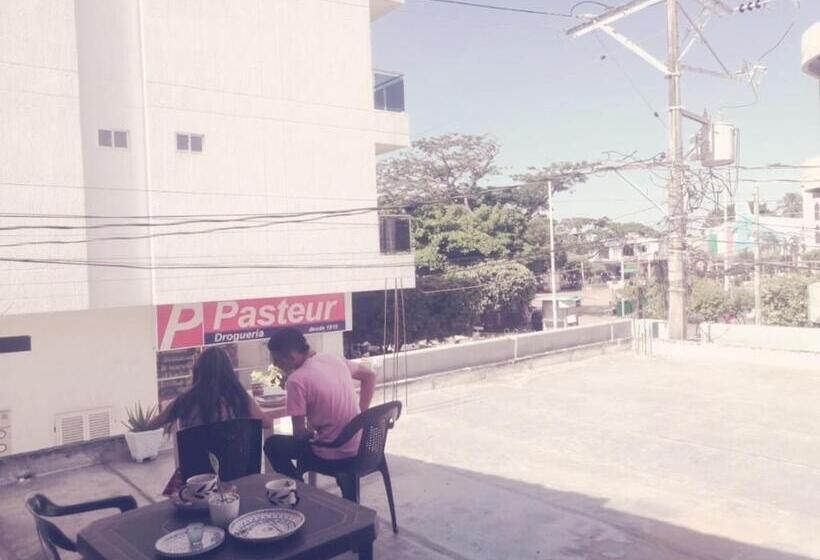 ホテル Tours Donde El Paisa, Una Cuadra De La Playa