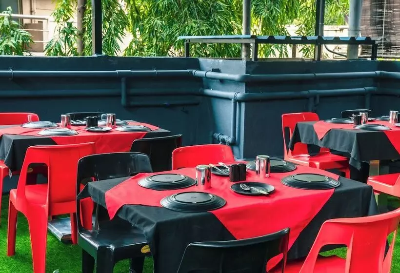 ホテル Treebo Serenity Inn, Koregaon Park