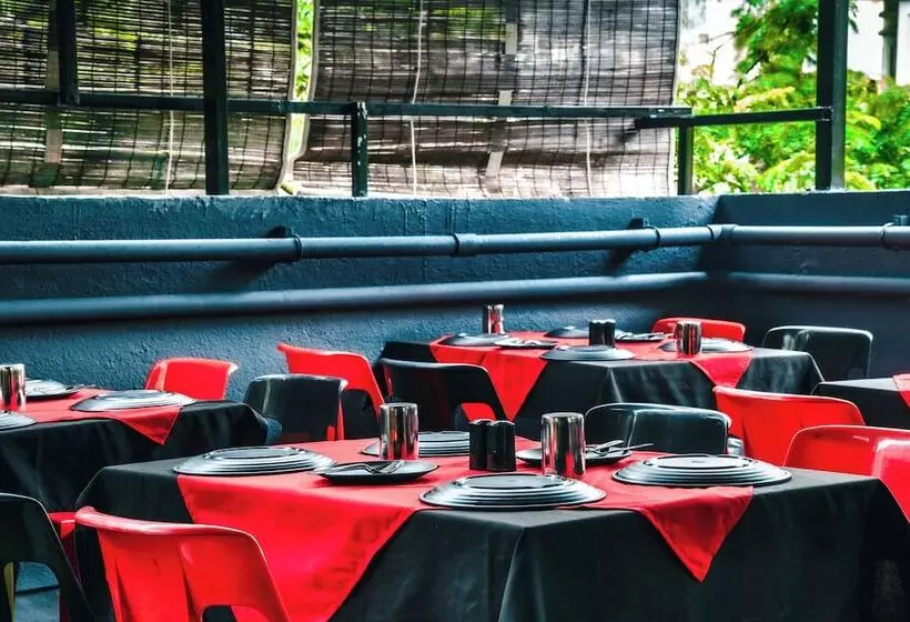 ホテル Treebo Serenity Inn, Koregaon Park