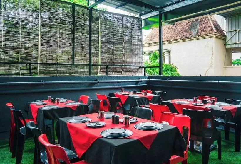 ホテル Treebo Serenity Inn, Koregaon Park